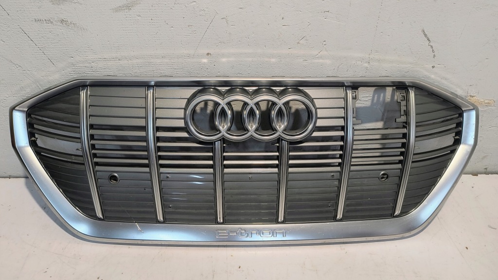 Купить Решётка радиатора решётка  радиатора audi e-tron 4ke