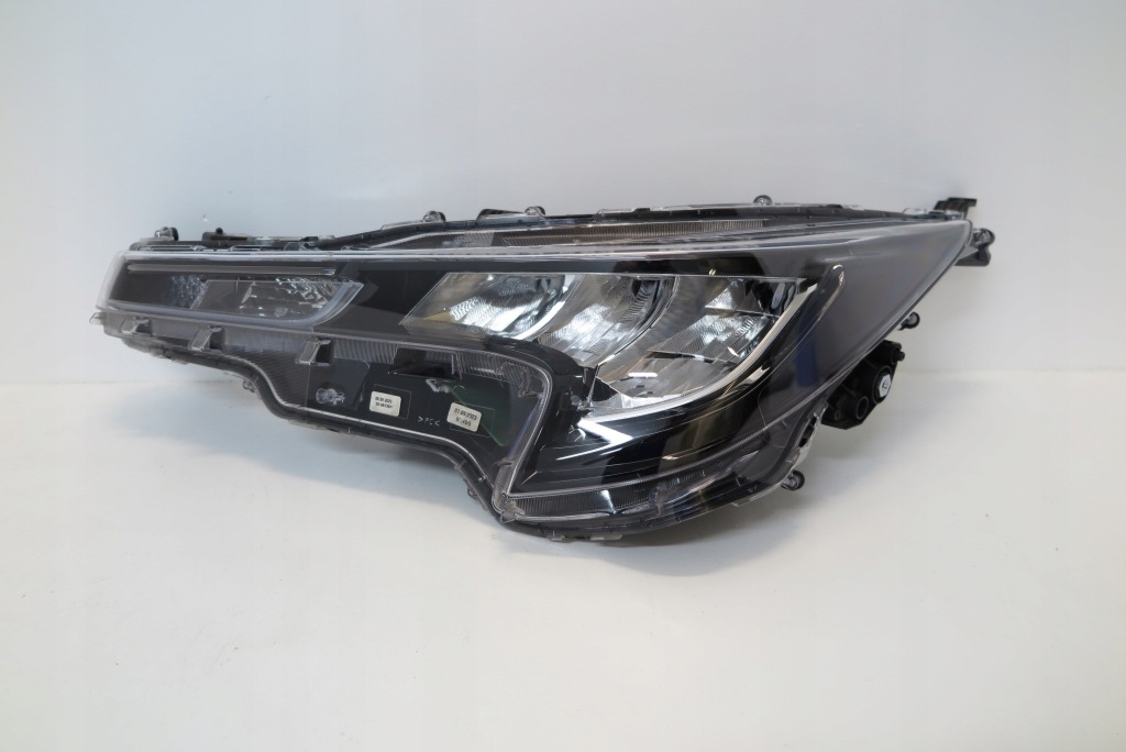 фото №1, Toyota corolla e21 hb kombi лампа левая full led 8115002s60