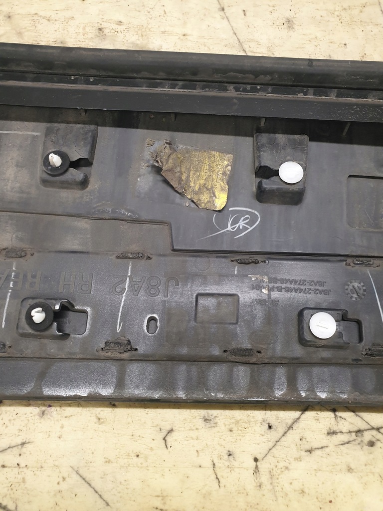 фото №9, Land rover velar оригинальный номер j8a2-274a48 молдинг дверь задних правых