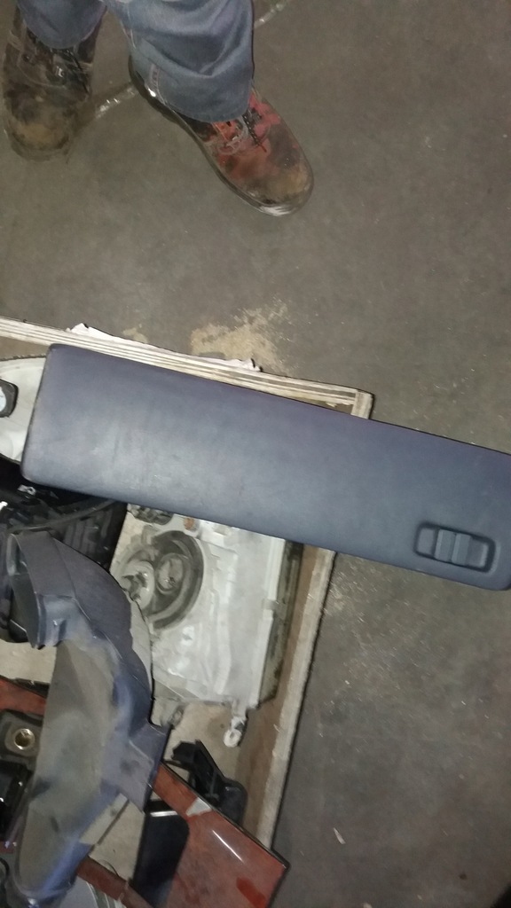 фото №1, Крышка бардачка lexus ls400