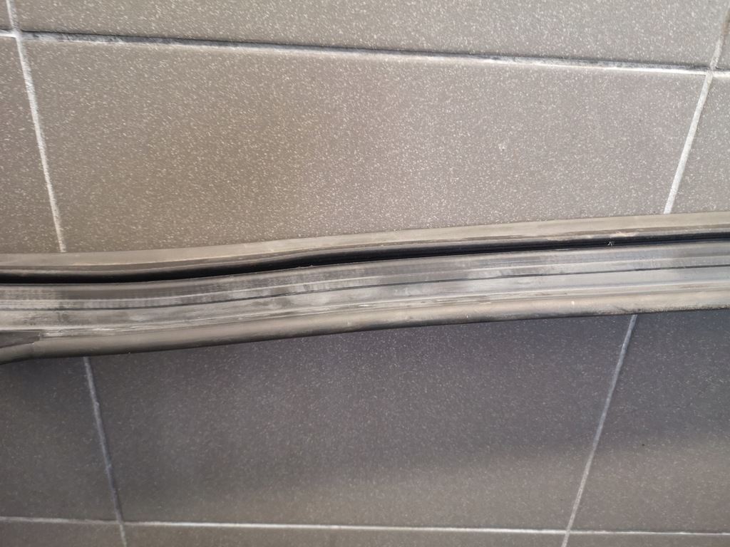 фото №14, Прокладка скло двері правий задня audi a4 b7 avant 8k9839440f