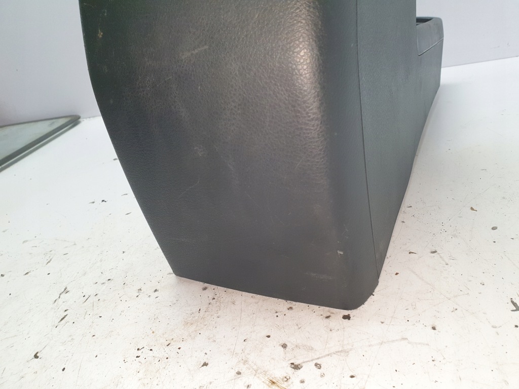 Підлокітник тунель середній subaru forester 3 Київ