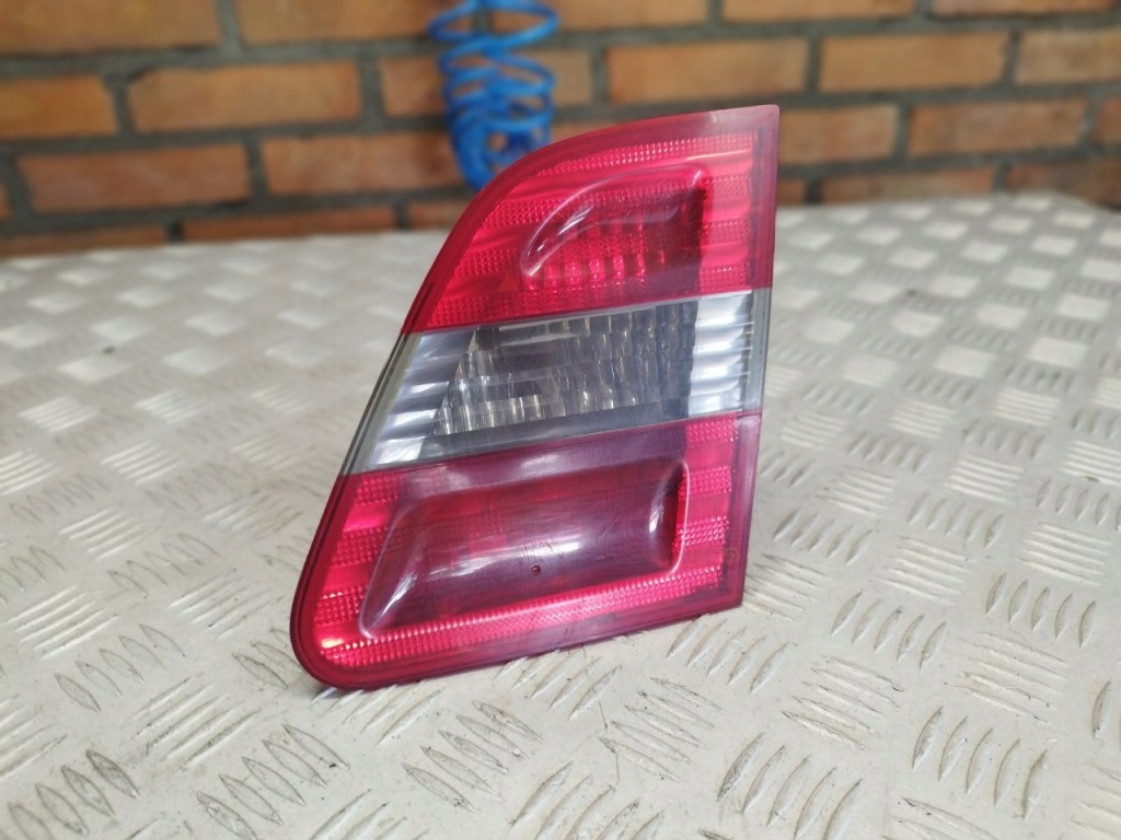 фото №1, Лампа правая задняя w крышка багажника mercedes w245 bklasa