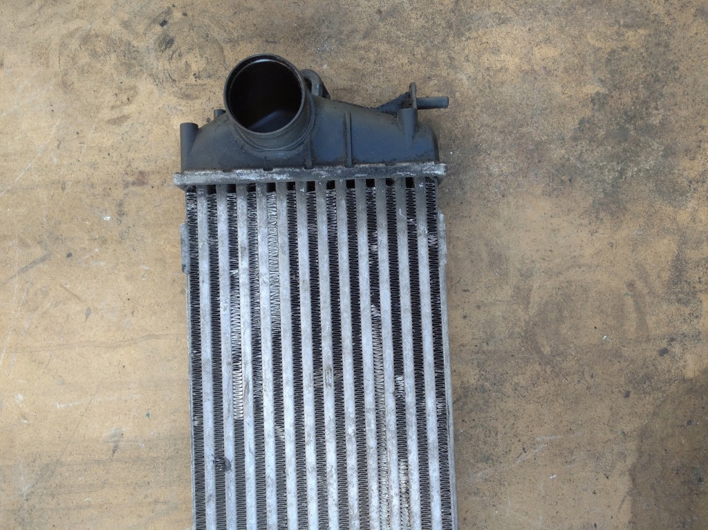 Радіатор інтеркулер 8200411160 trafic vivaro 2.0 dci Недорого