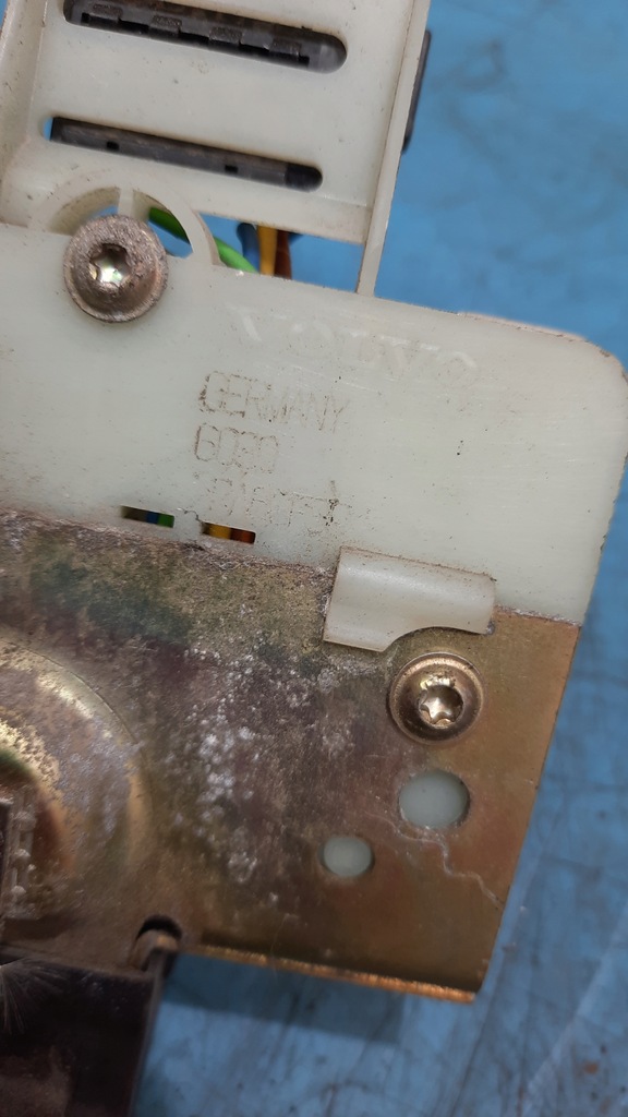 фото №5, Замок крышки багажника volvo xc70 00-04r