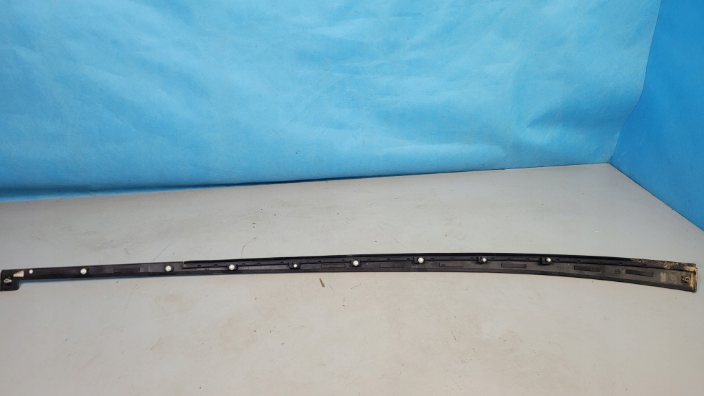 Hyundai i40 kombi 15r молдинг дах панорами ліва в Україні