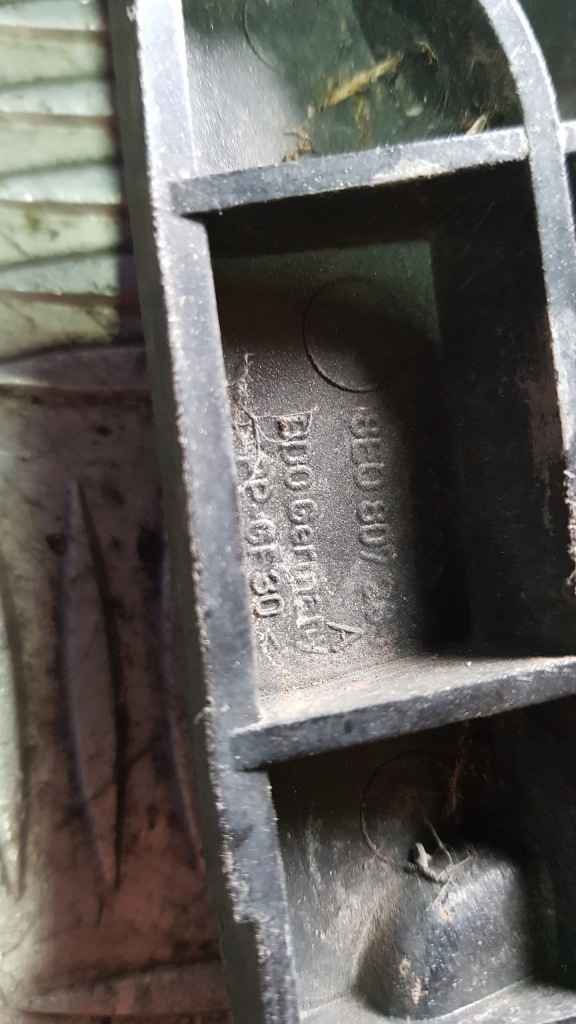 фото №12, Audi a4 b6 напрямна бампера перед лівий lub правий 8e0807284a 8e0807283a