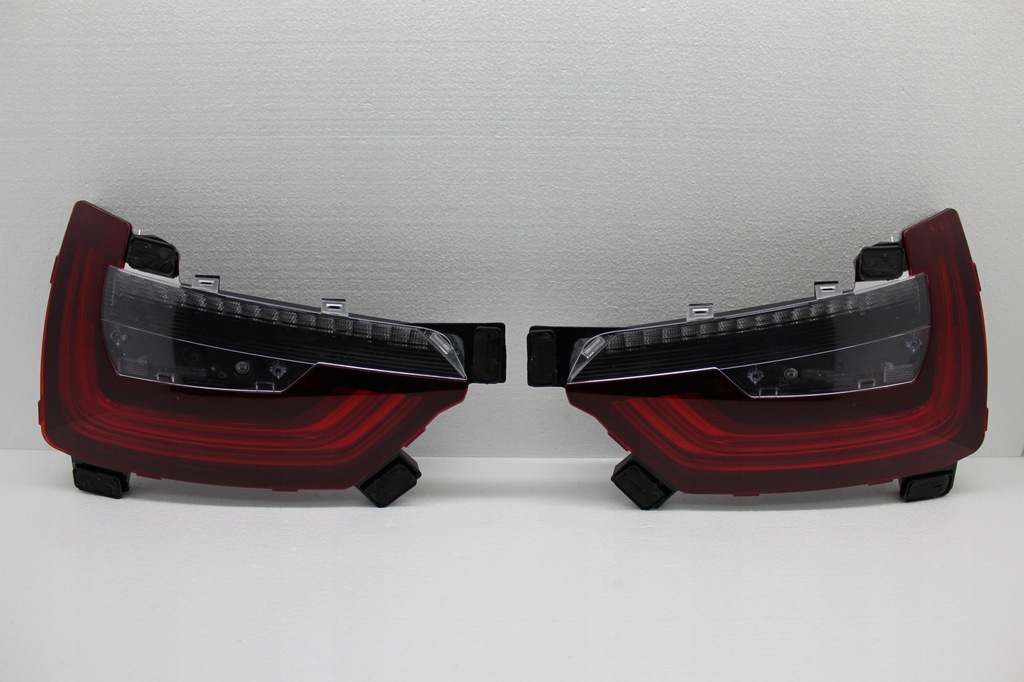 фото №1, Bmw i3 i01 - лампа задня права ліва led 2012+