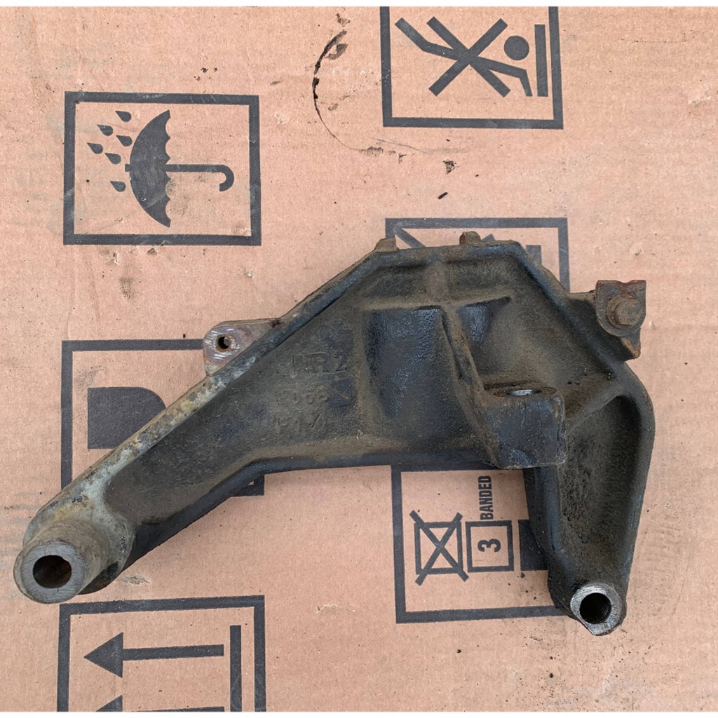 фото №1, Кронштейн коробки master ii 8200034578