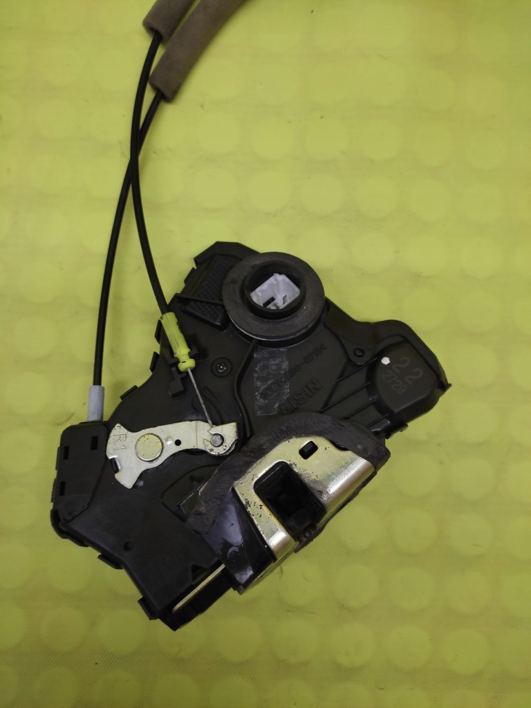 фото №2, Toyota corolla e12 замок дверь правый перед