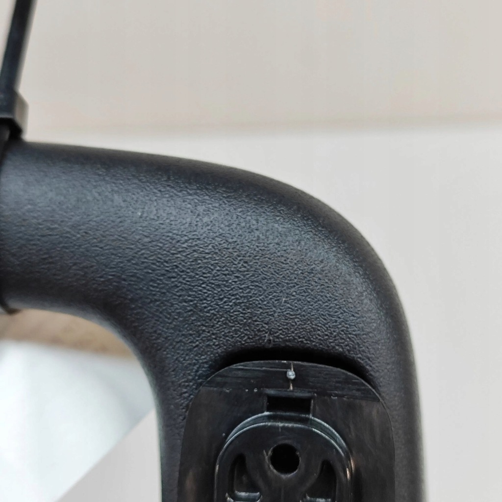 фото №6, Kia ev6 2023 правая сторона кронштейн / ручка потолочная передняя