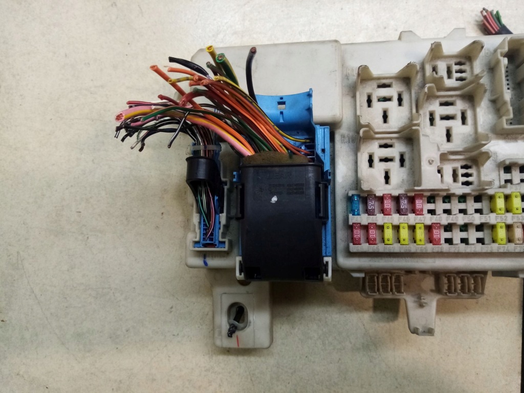 фото №3, Коробка запобіжників mazda 3 1.6 tdci