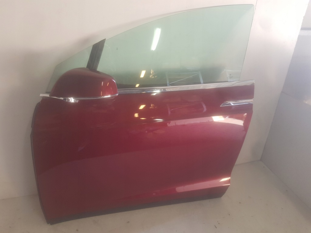 Tesla x двері передні ліва sig red Оригінал