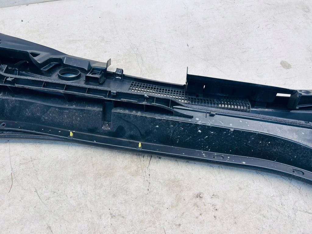 Corolla cross жабо пластиковий передні 55781-16190 55708-16170 Зі Шроту