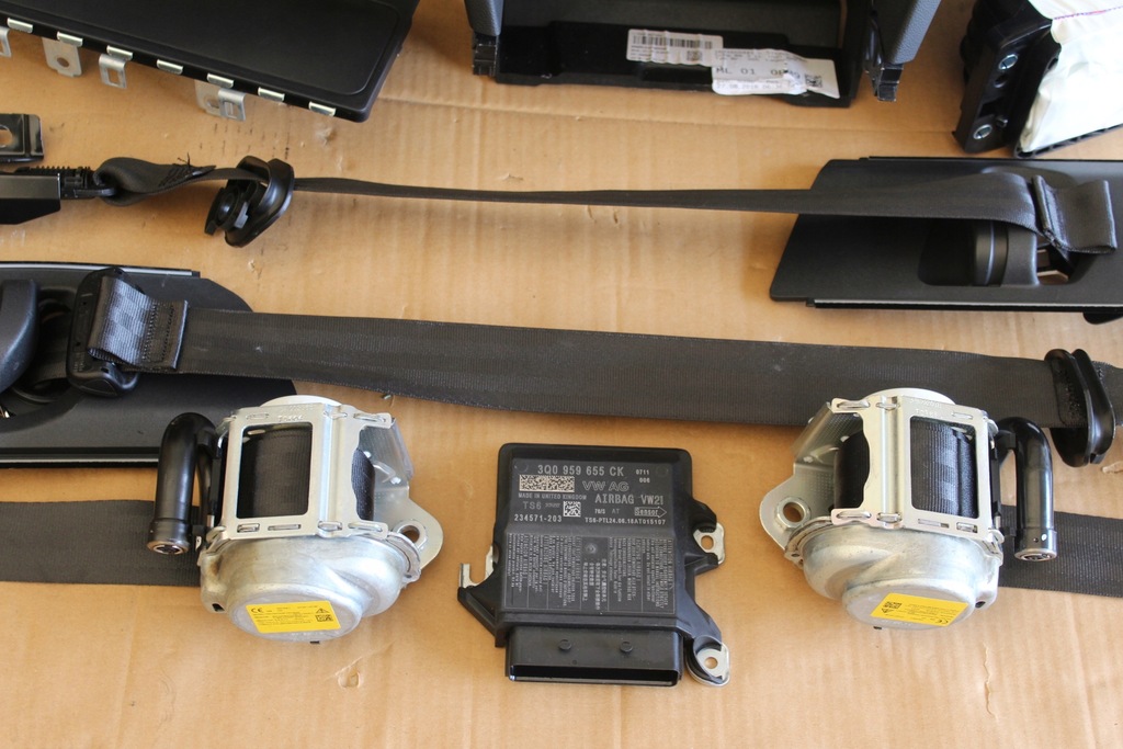 фото №6, Консоль панель приладів оригінал ремені kpl. vw arteon 3h usa