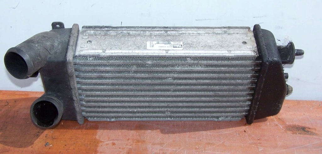 Купити Радіатор інтеркулер citroen c3 9638758980