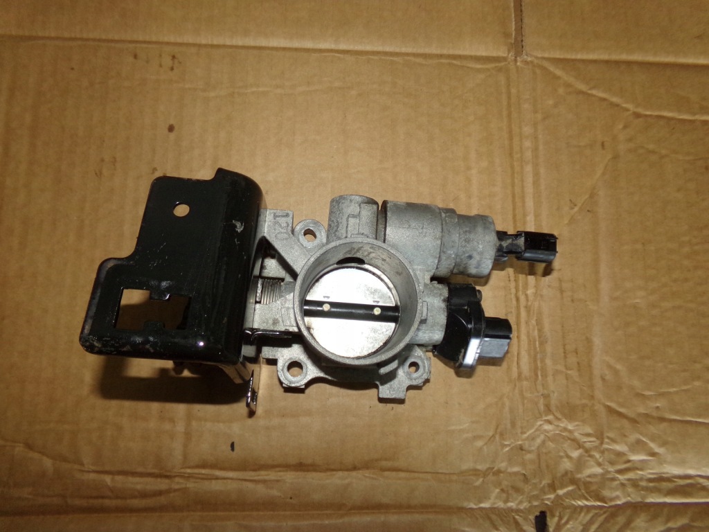 Купити Дросельна заслінка 04627601ab stratus sebring 2.4 v6