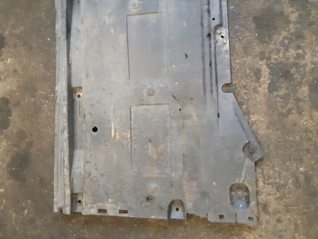 Купить Audi a4 b8 a5 накладка плита пол подвеска правая