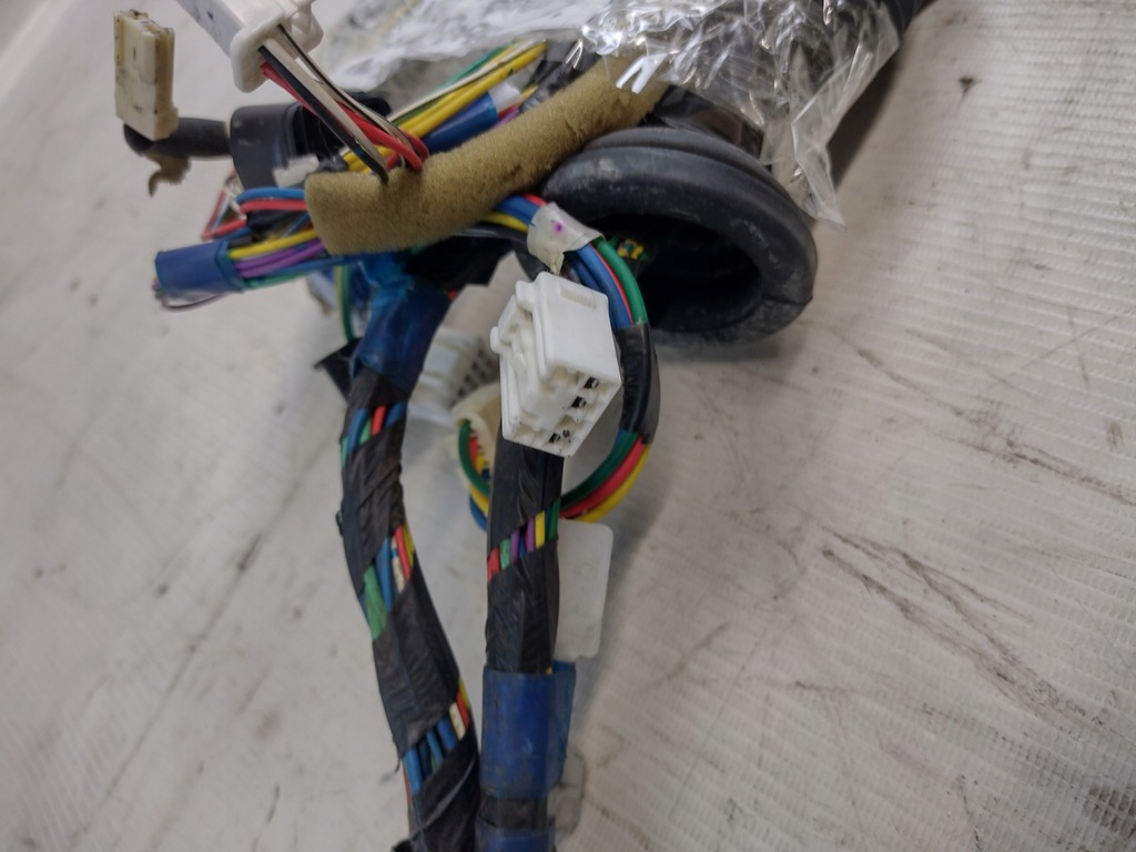 фото №3, Электропроводка дверь правый перед toyota prius ii 08r.