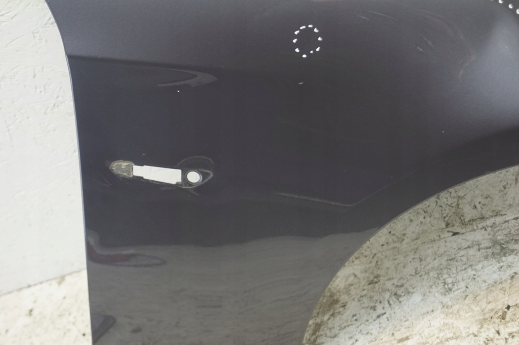 Крило правий перед bmw e90 e91 Зі Шроту