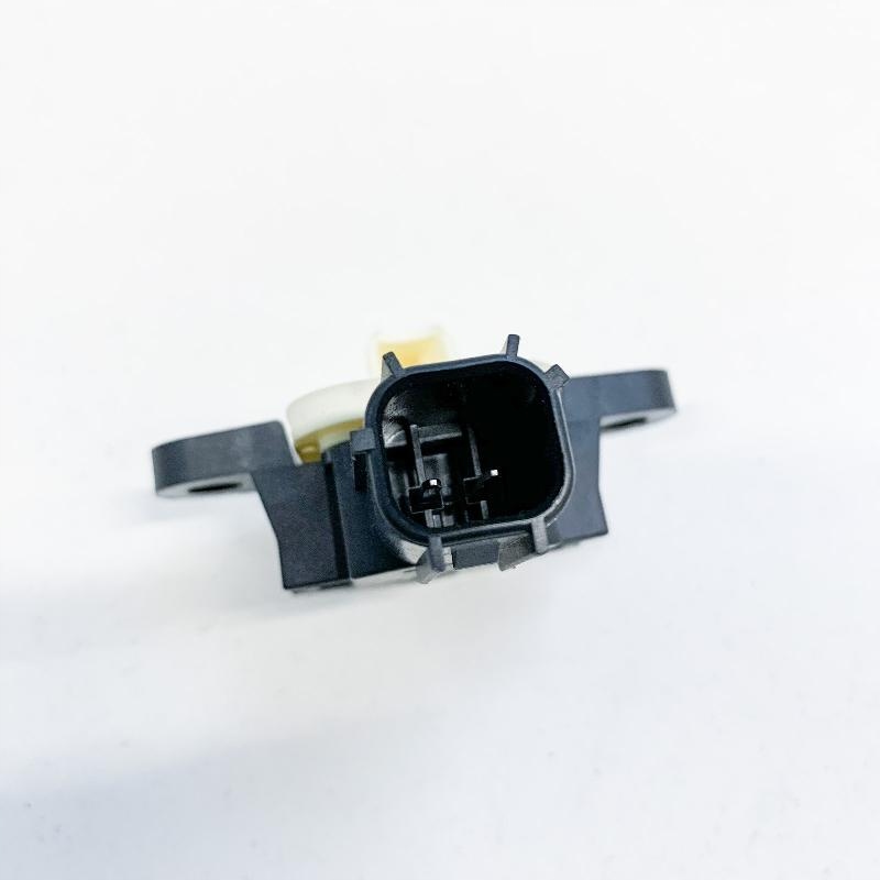 фото №5, Volvo v60 d4 mk1 датчик удара с правой стороны 30798030 c83ha 2015