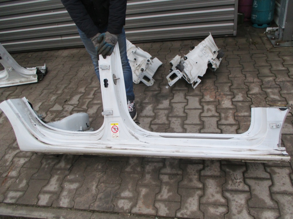 фото №1, Seat ibiza iv 6j 2015 порог правый ls9r