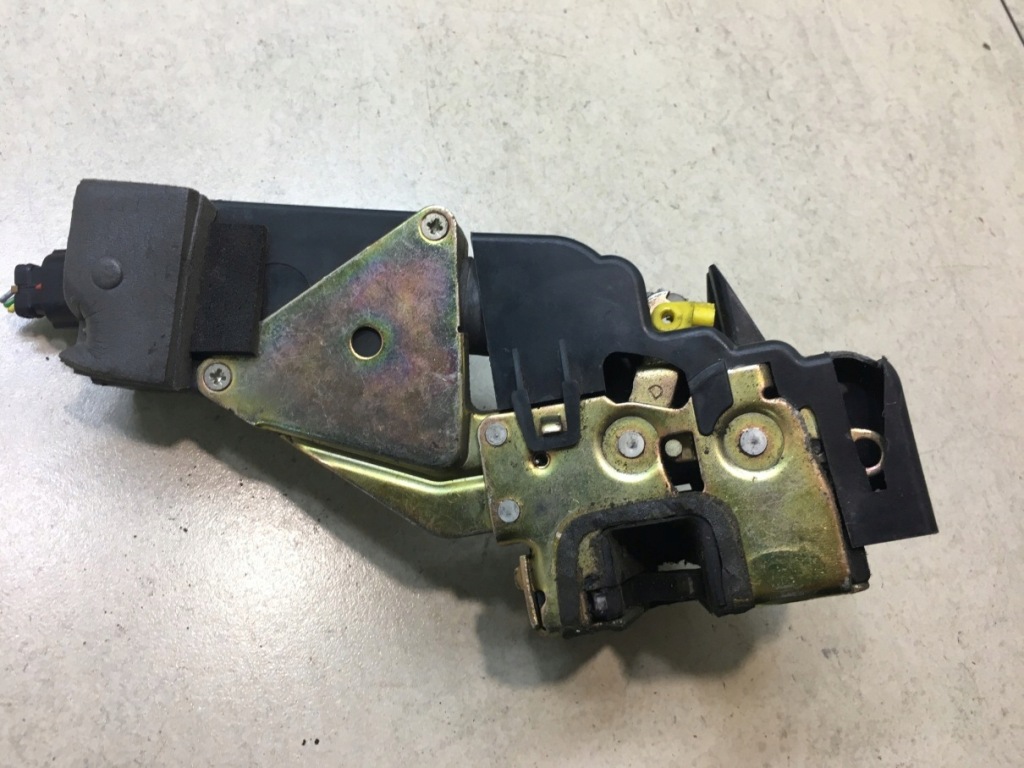 фото №5, Замок дверь правый перед volvo v40 2.0 16v