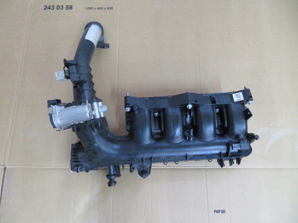 фото №1, Колектор ssącymercedes w117 w176 i дросельна заслінка