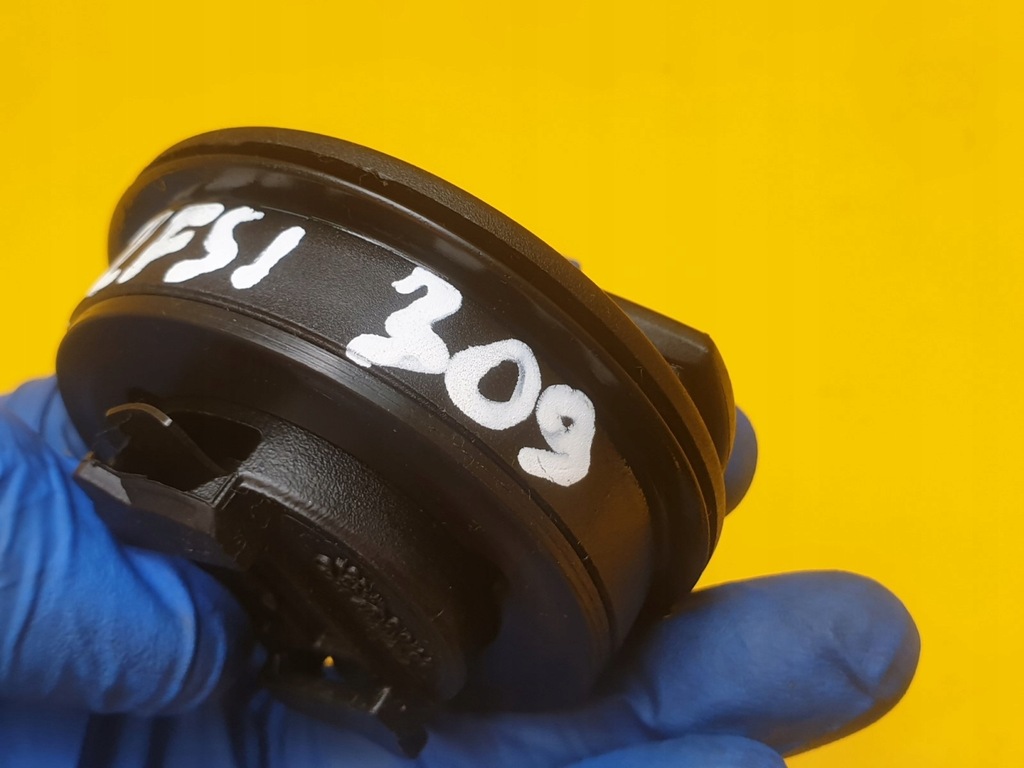 фото №6, Крышка заливной масла rs4 rs5 4.2 fsi 079103485