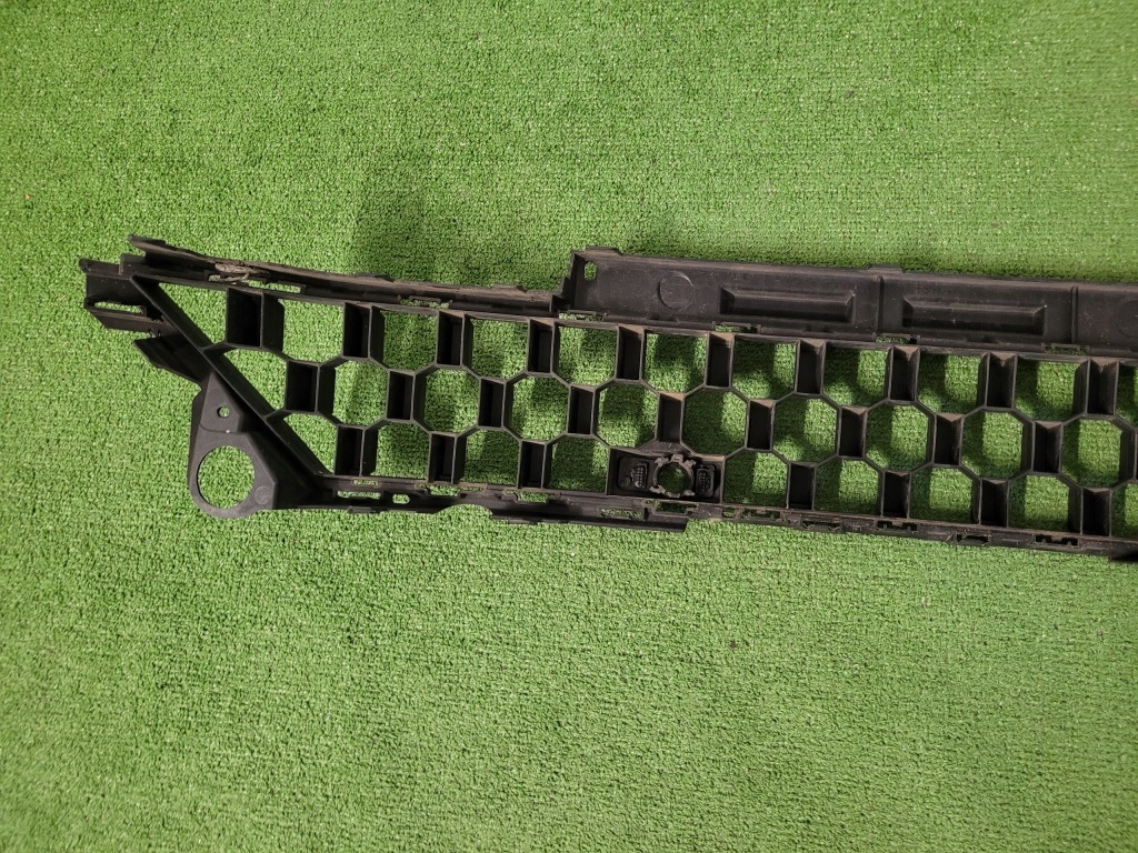 фото №6, Renault megane v 5 etech e-tech решітка бампера середня 622546114r