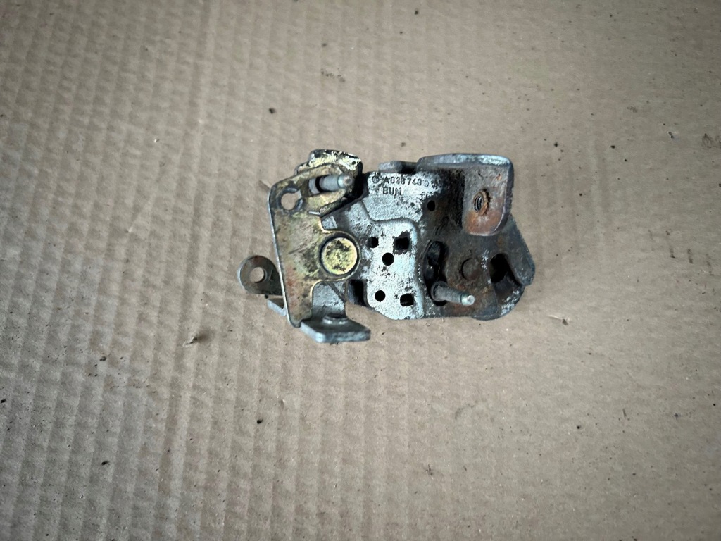фото №1, Замок кришки задня задній mercedes vito 638 a6387430135