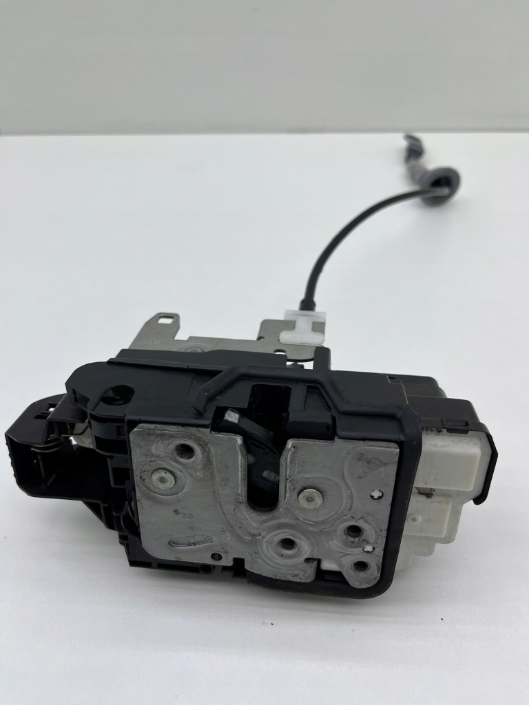 Купить Volvo v90 s90 замок дверь правый задний  31462449