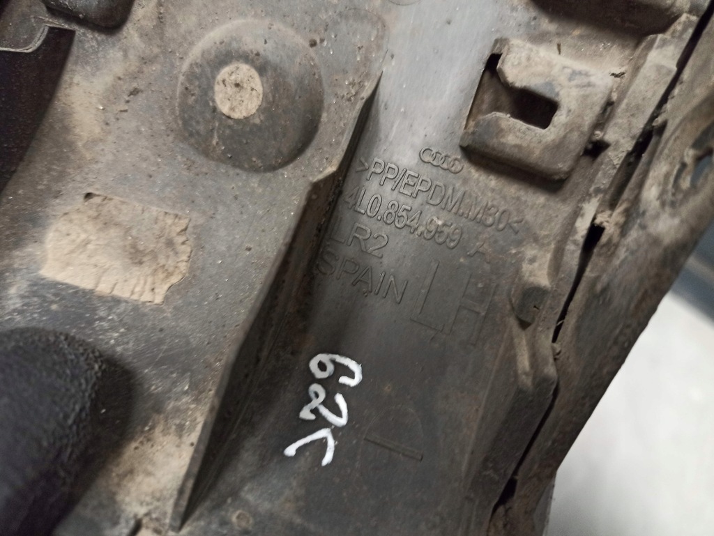 фото №7, Audi q7 i 4l накладка крила перед лівий 4l0854959a