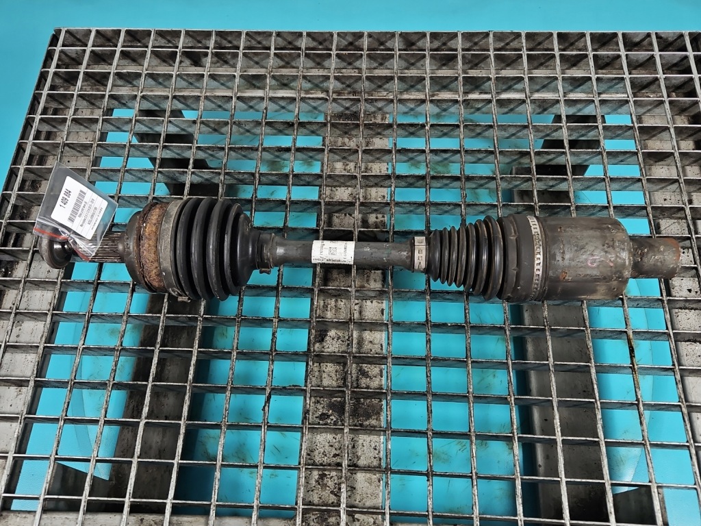 фото №1, Приводной вал перед левая mercedes cls ii c218 14-18 4.7 v8 автоматическая коробка передач