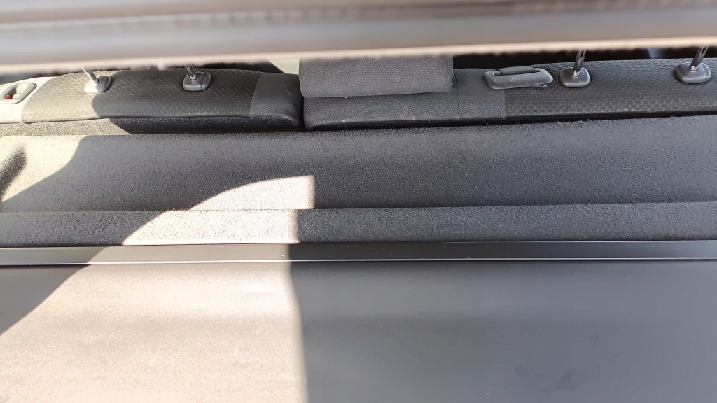 Купити Toyota corolla 2006 полиця багажника