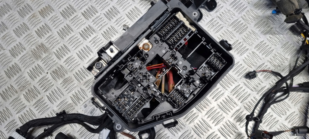 Mercedes оригінальний номер a1775404706 w177 джгут електропроводка відсік двигуна Доставка