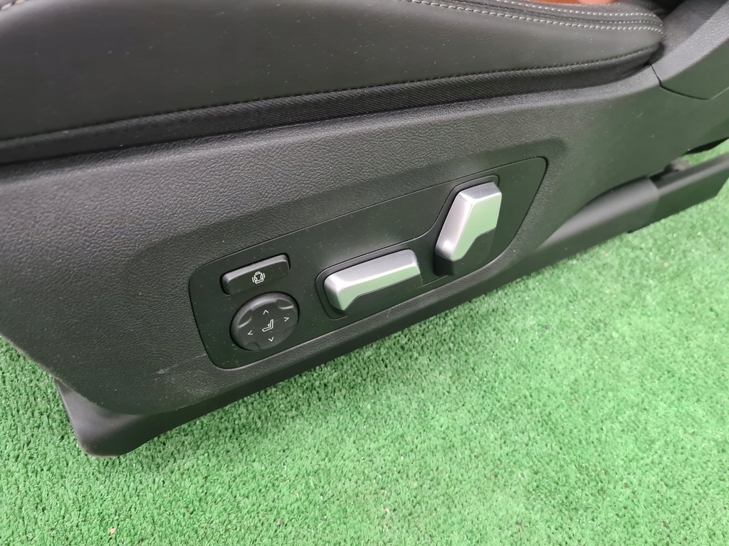 фото №8, Bmw 8 g14 обивка сиденья заднее сиденье обшивки туннель кожа