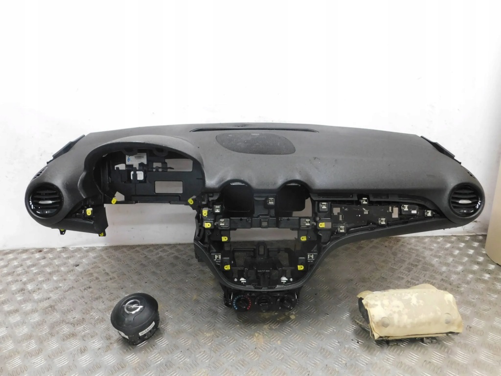 фото №1, Приборная панель панель  подушка безопасности opel adam