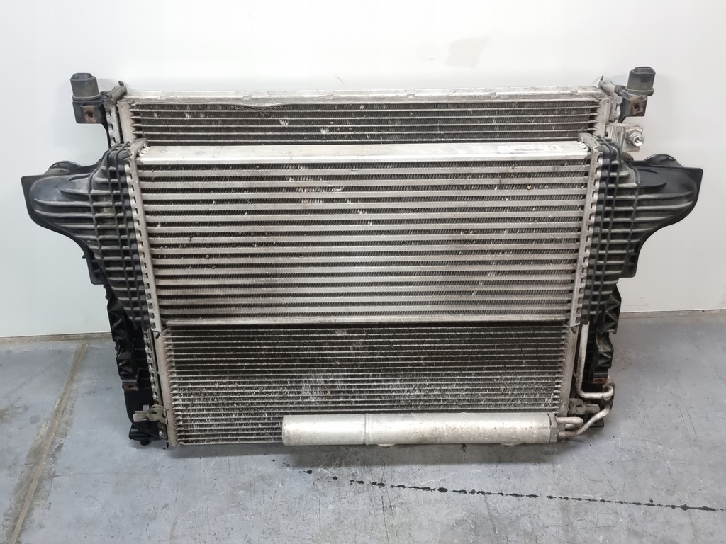 фото №1, Mercedes w251 r-klasa комплект радиатор