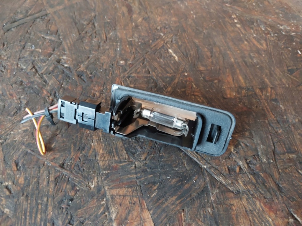 фото №10, Лампа освещение номерного знака bmw e36 sedan оригинал