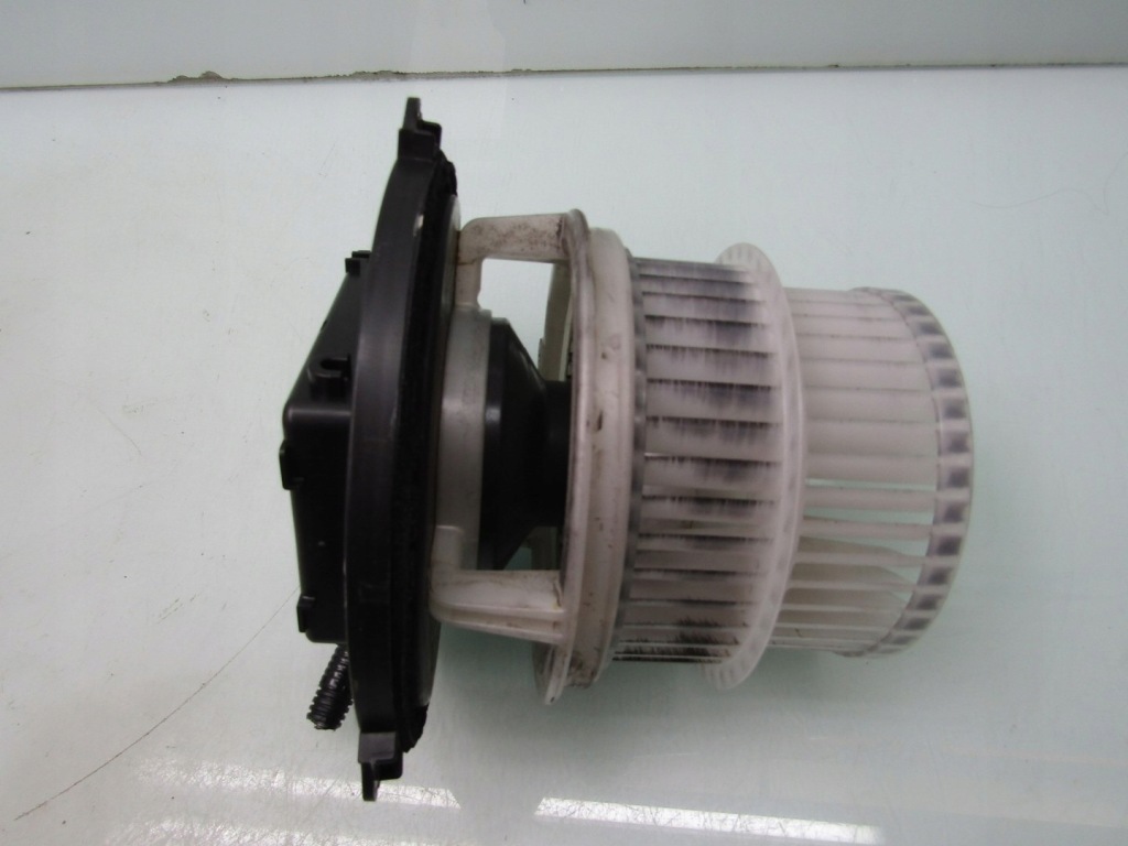 фото №3, Lexus is iii 15r вентилятор воздуходувка обдув