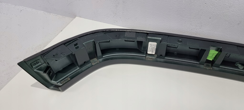 Молдинг крила правий перед mercedes g amg w463 lift 18-24 6989 Ціна