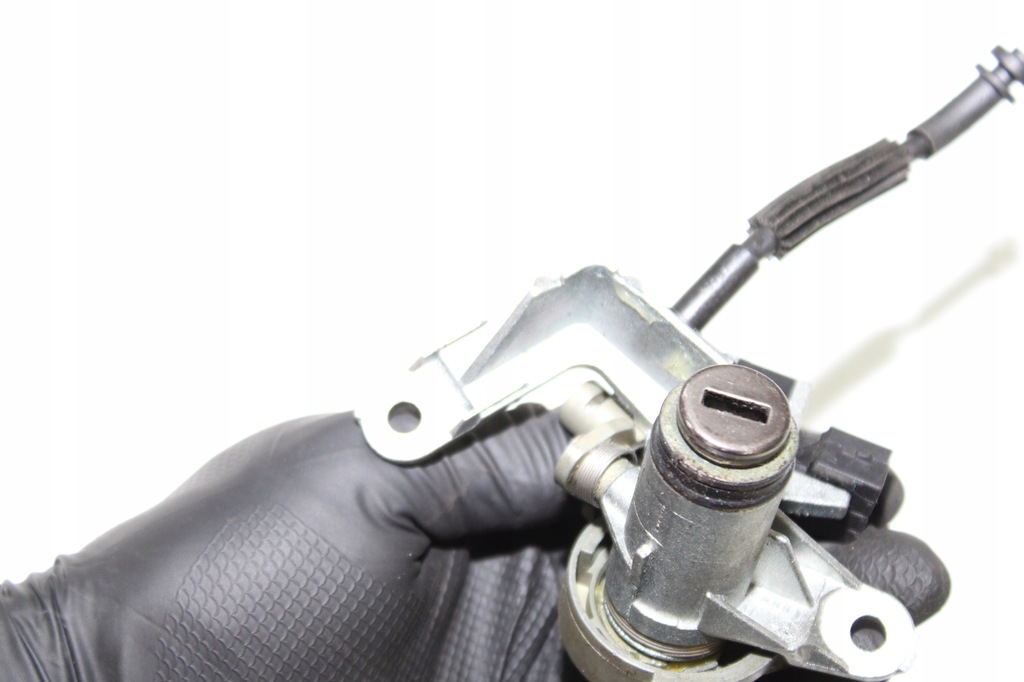 фото №7, Вкладка замок кришки багажника audi a8 d3 4e0827573