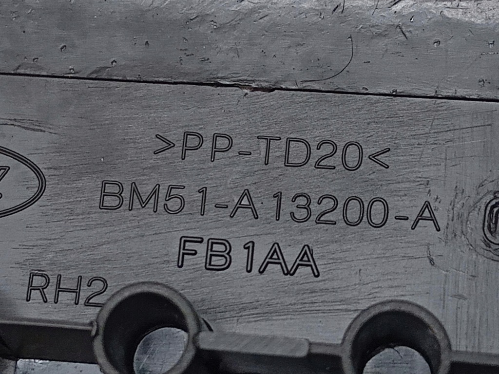 Молдинг накладка порог правый  ford focus 3 Недорого