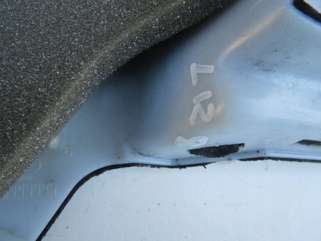 Пластик захист стійка лівий правий задній volvo s90 2.0 v90 31377671 31377673 Недорого