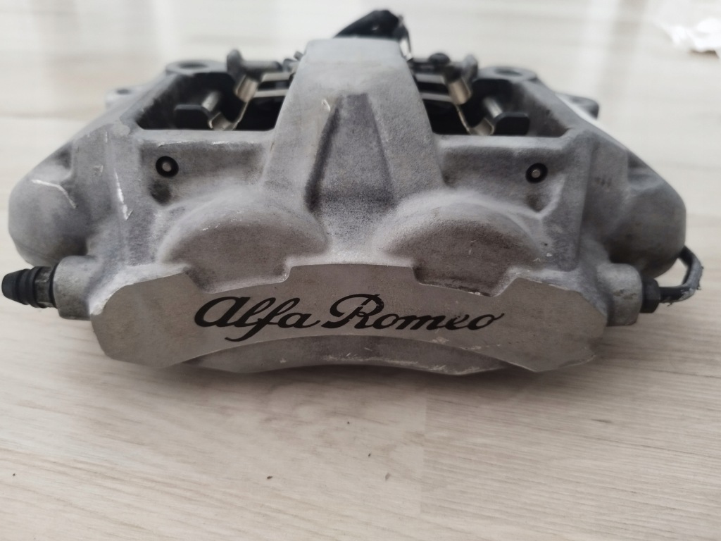 фото №1, Супорти перед лівий alfa romeo giulia 00505447600