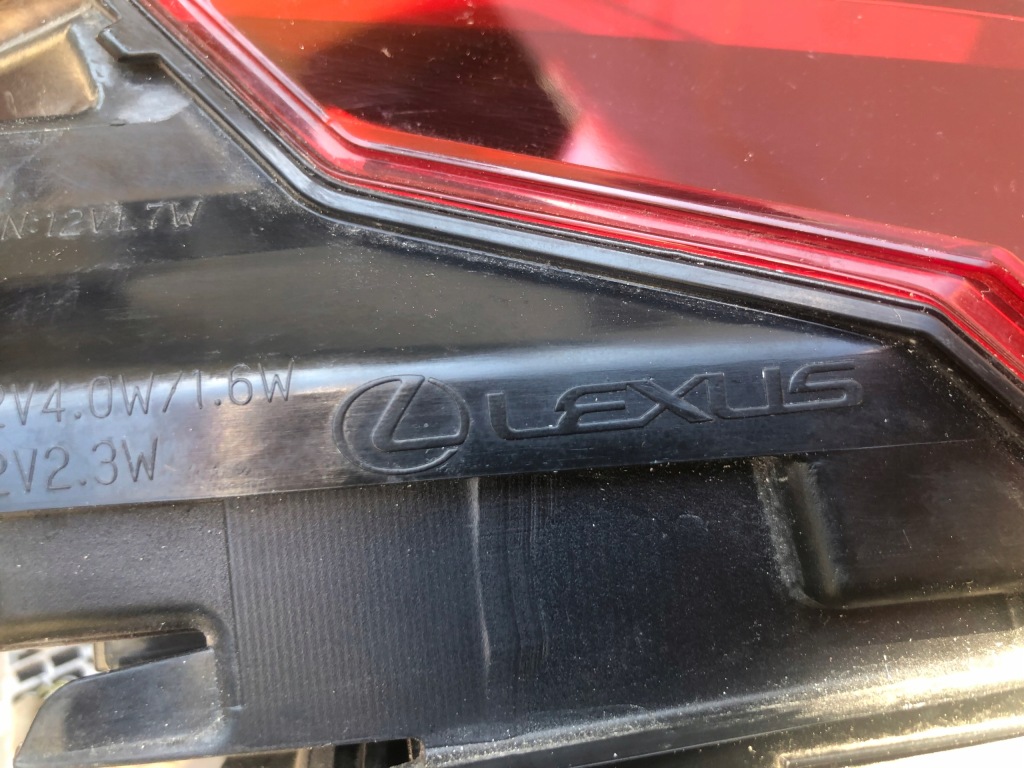 Lexus ux 18- лампа задня ліва led europa Недорого