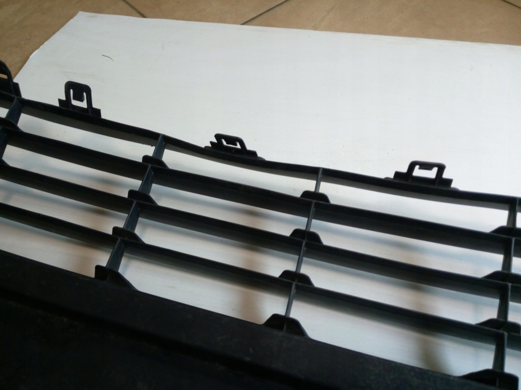 фото №12, Решётка бампера toyota yaris iii '14-17 перед 53112-0d400 с хромированные элементы oryg.