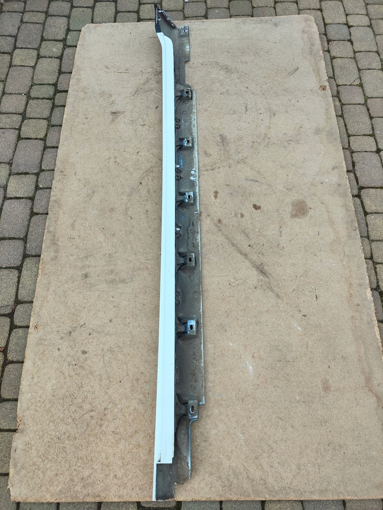 фото №3, Vw passat b8 r-line 14- молдинг порог правая