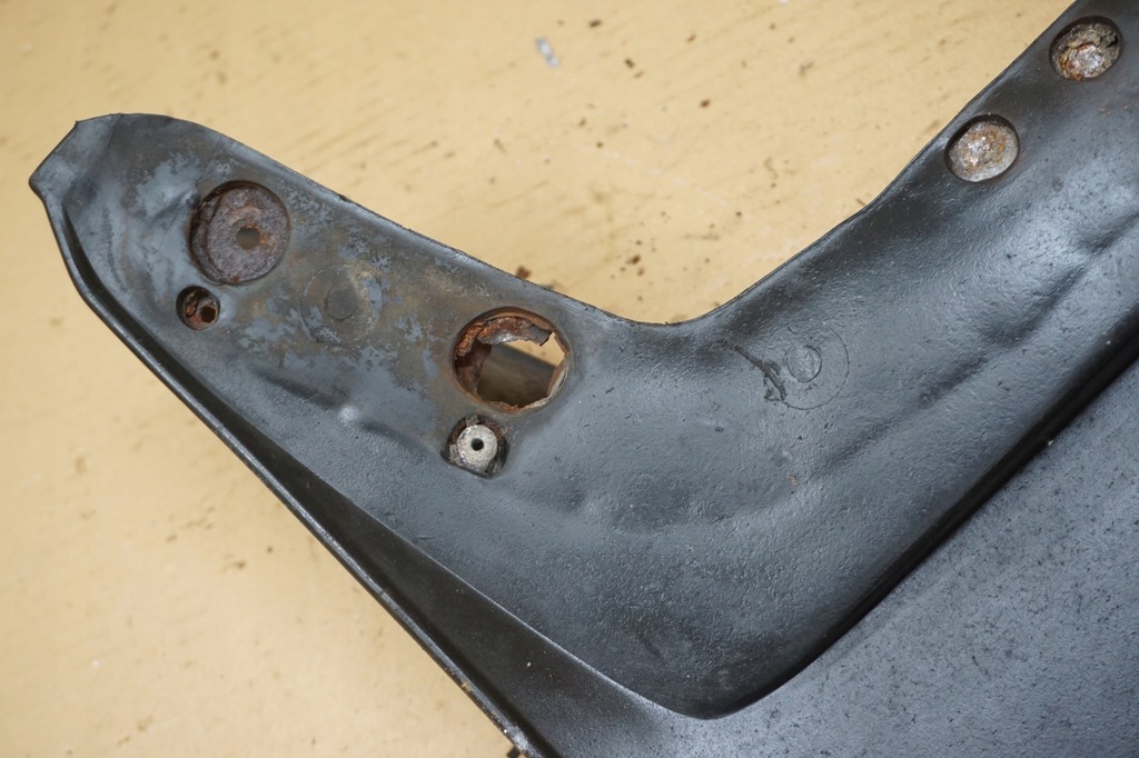 фото №13, Nissan patrol брызговик правый перед передний gr y60